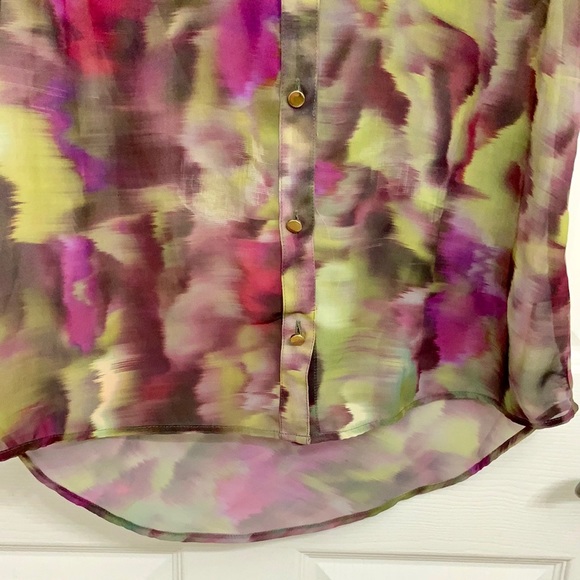 JLo High Low Multicolored Blouse - Picture 5 of 9